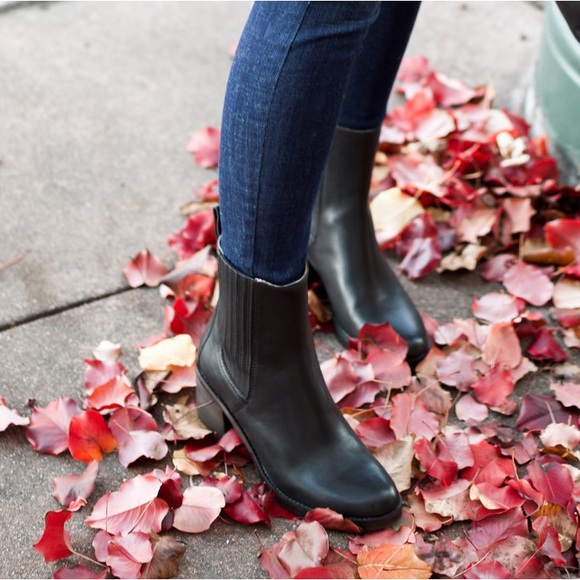 Ugg Camden black leather Chelsea boots - Picture 3 of 7